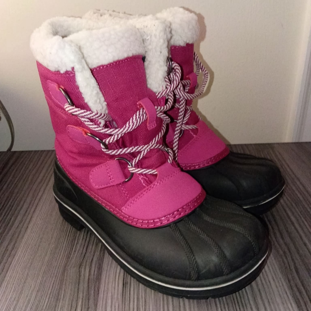 Cat & Jack Girls 2 Snow Boots